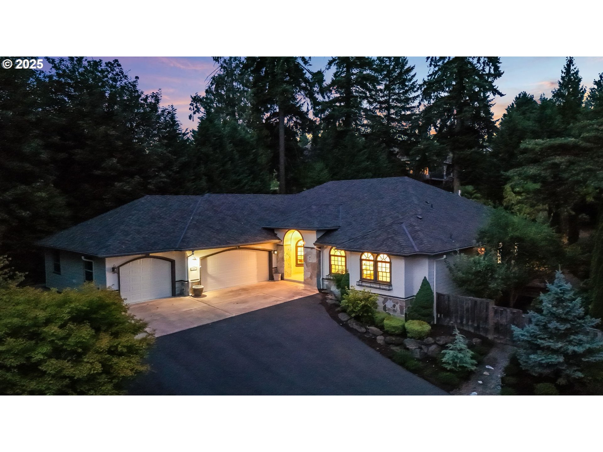 20 111TH TER - RMLS #121541534