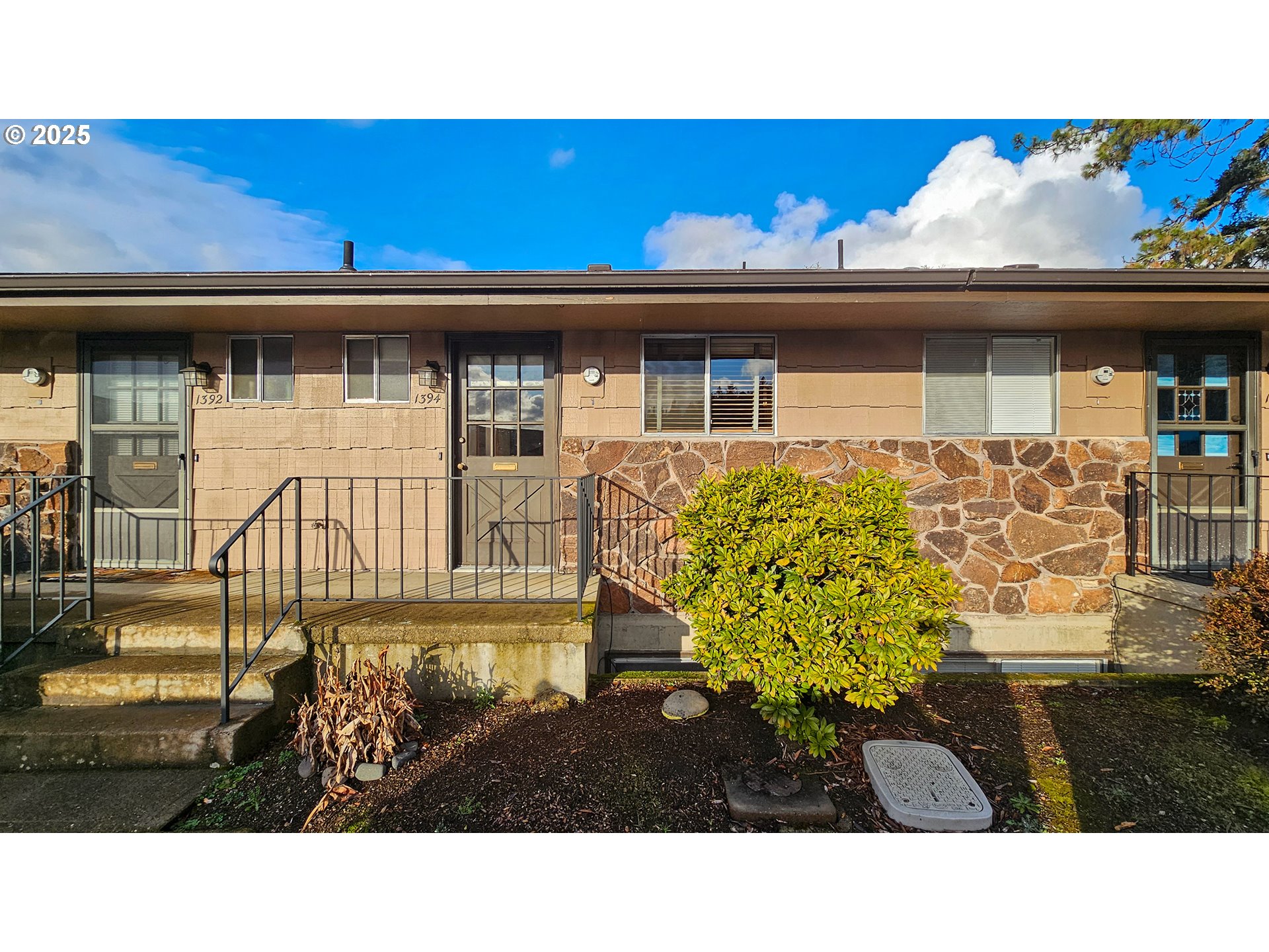 1394 COURT AVE - RMLS #123361491