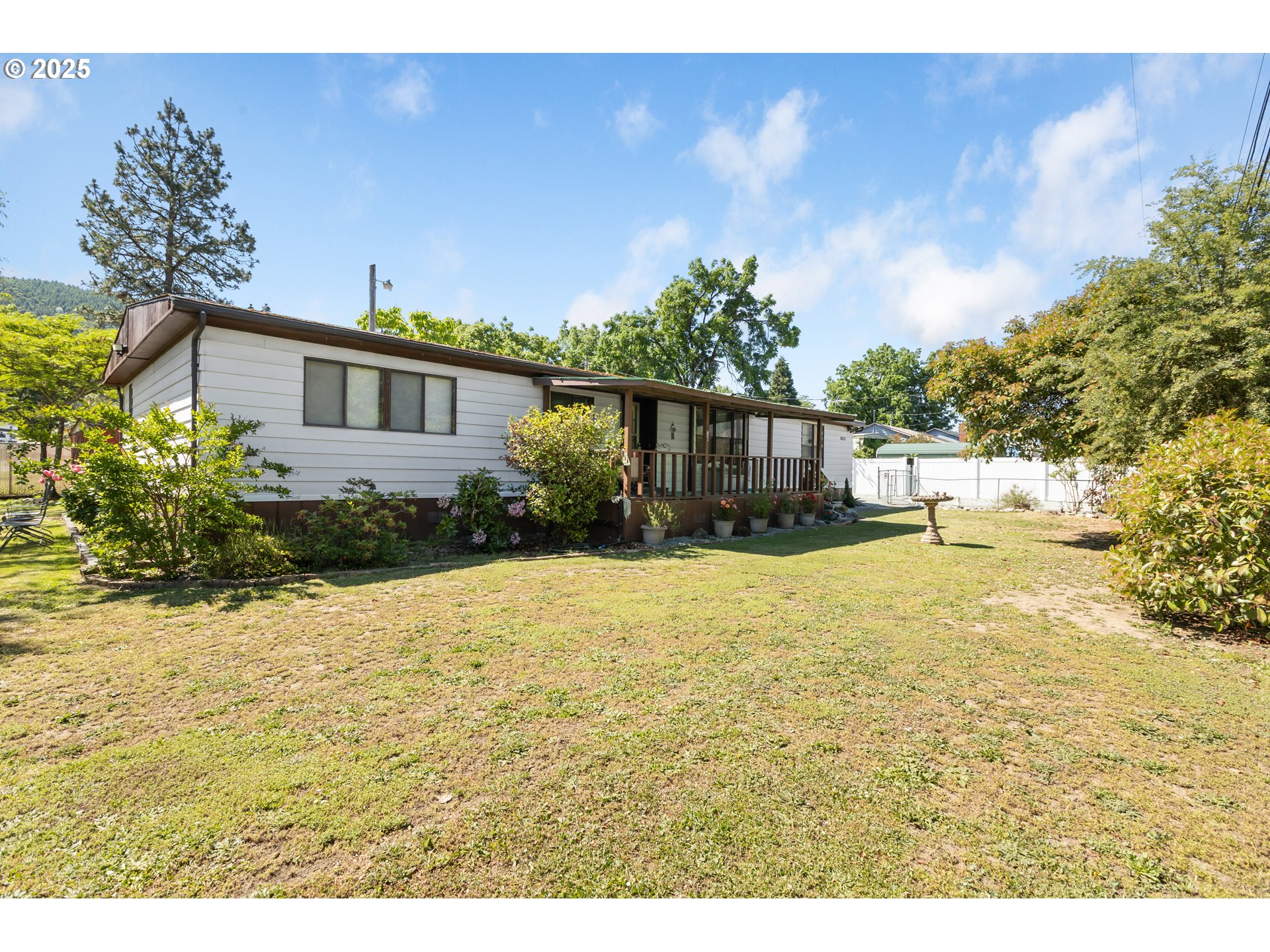 1146 LAURA ST - RMLS #123507706