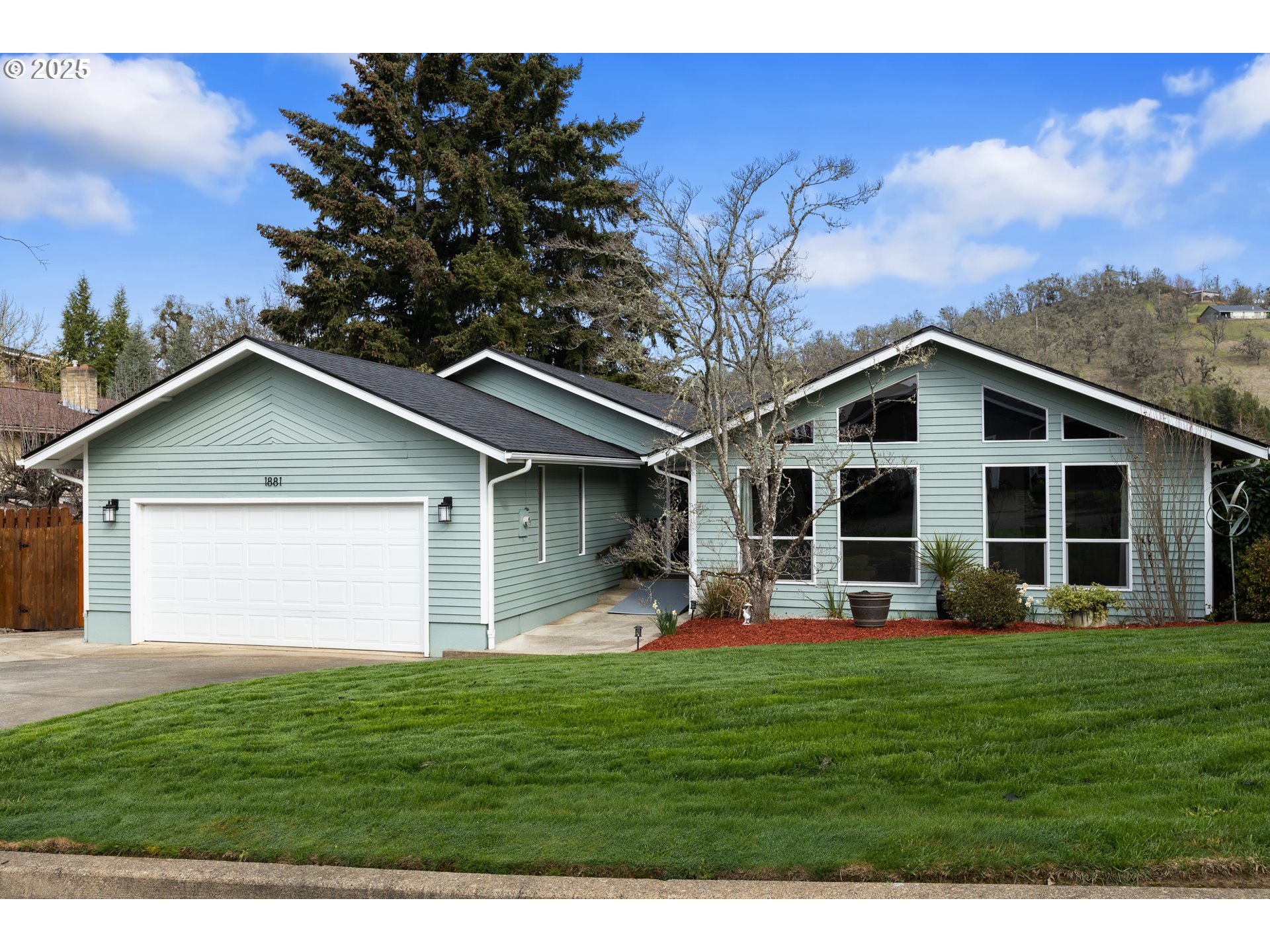 1881 EXCELLO DR - RMLS #137668120