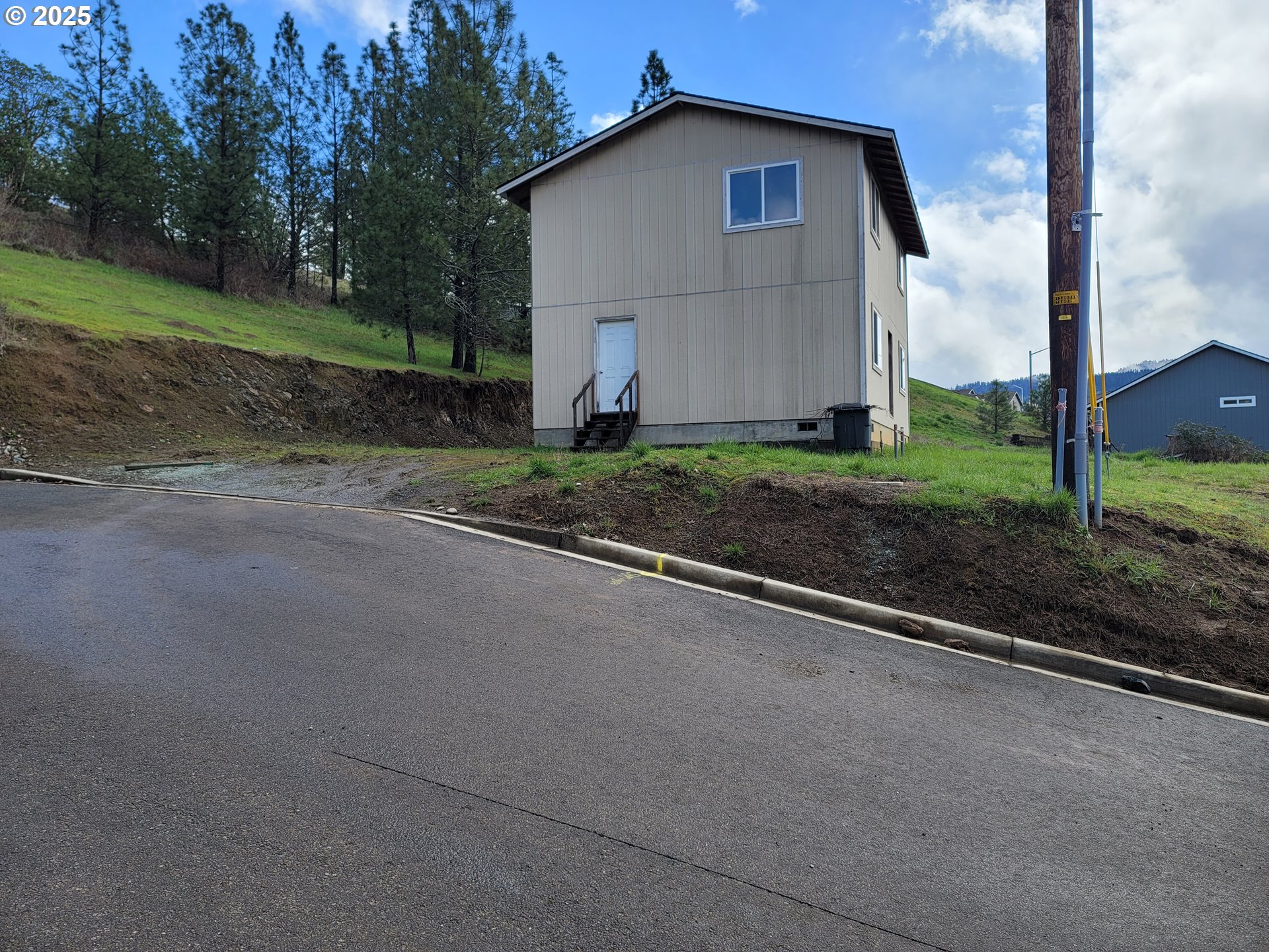 1336 SIMPSON LN - RMLS #149517427