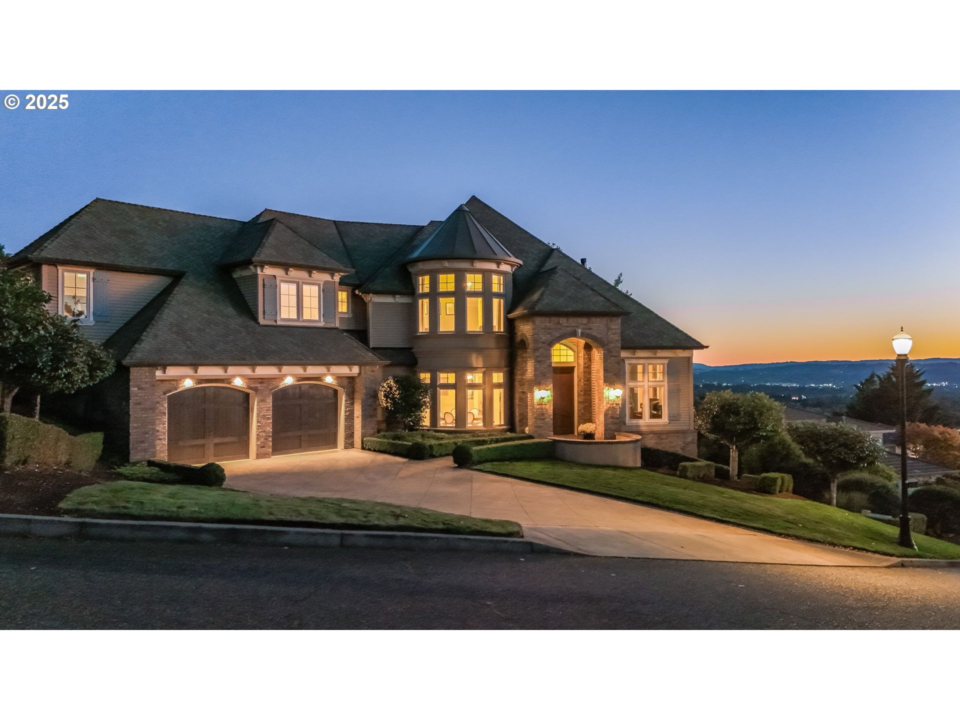 2348 Pinnacle DR - RMLS #164506854