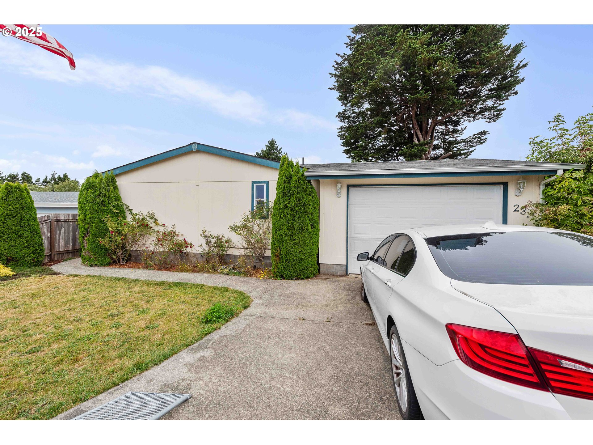 235 1ST AVE - RMLS #171359646