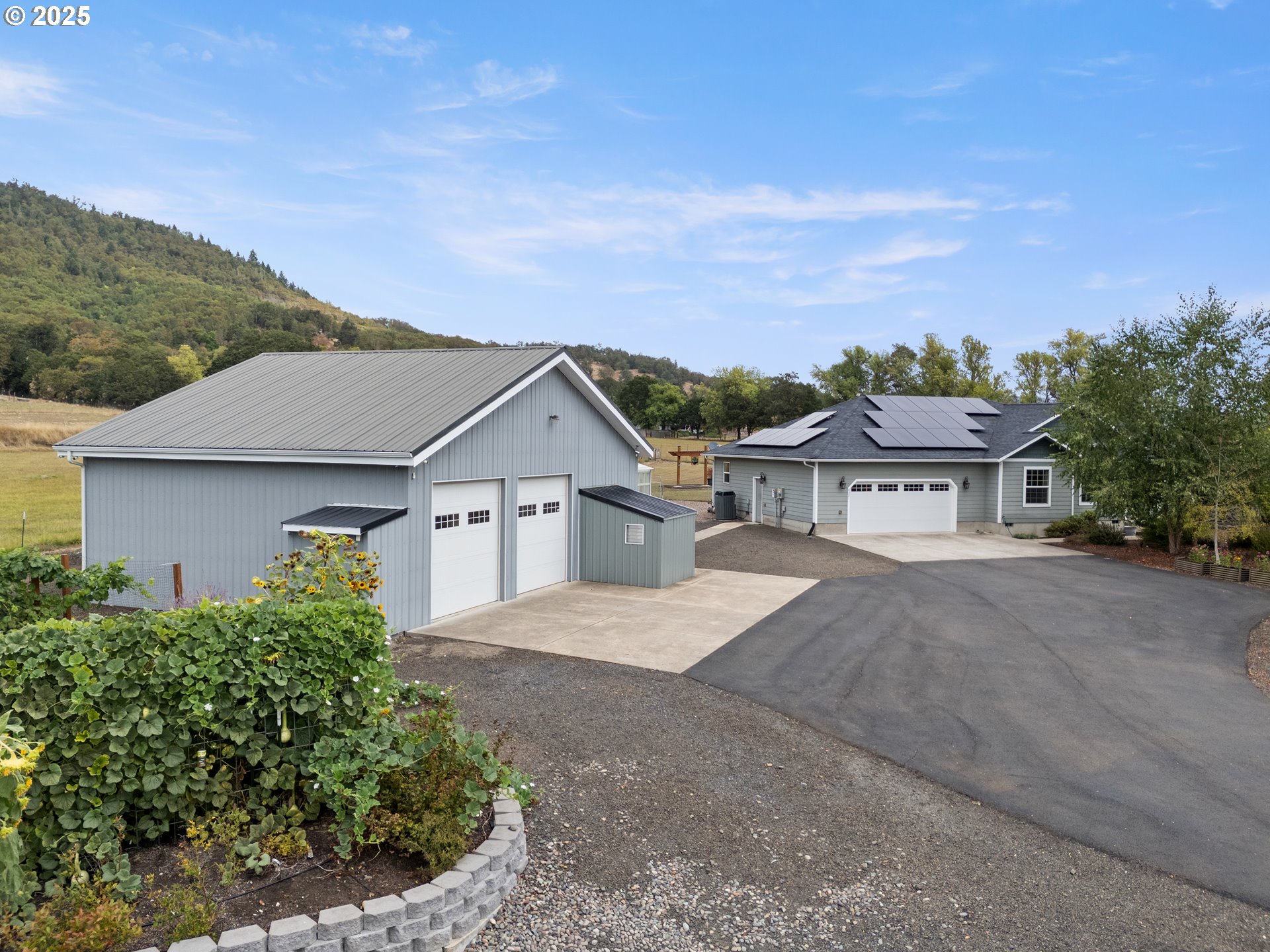4321 HAPPY VALLEY RD - RMLS #179427163