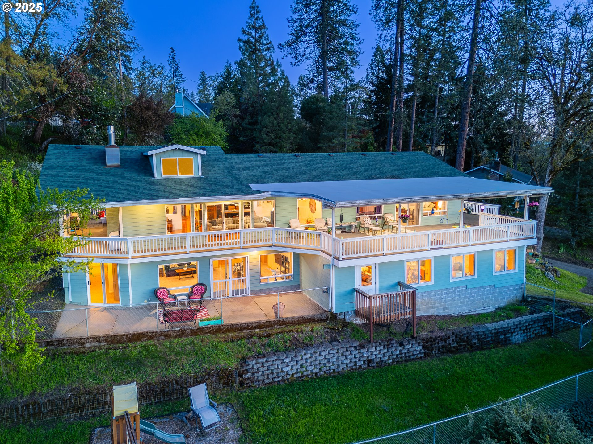 1206 HAWTHORNE DR - RMLS #203026663