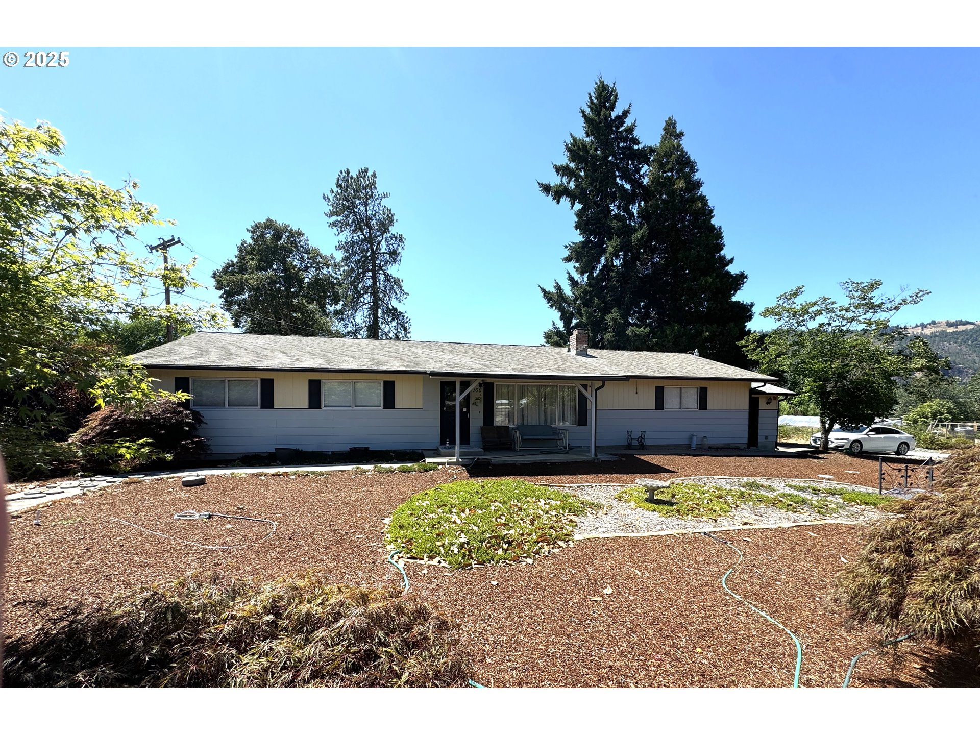 166 PEACOCK LN - RMLS #204866348