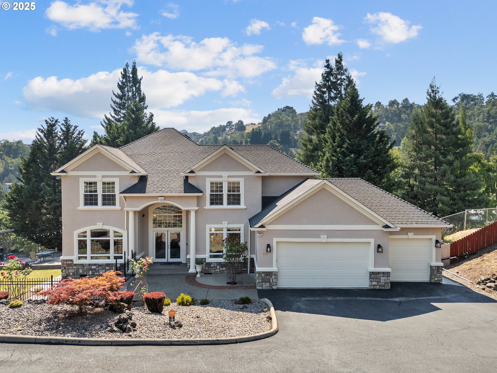 2744 DAYSHA DR - RMLS #217249654