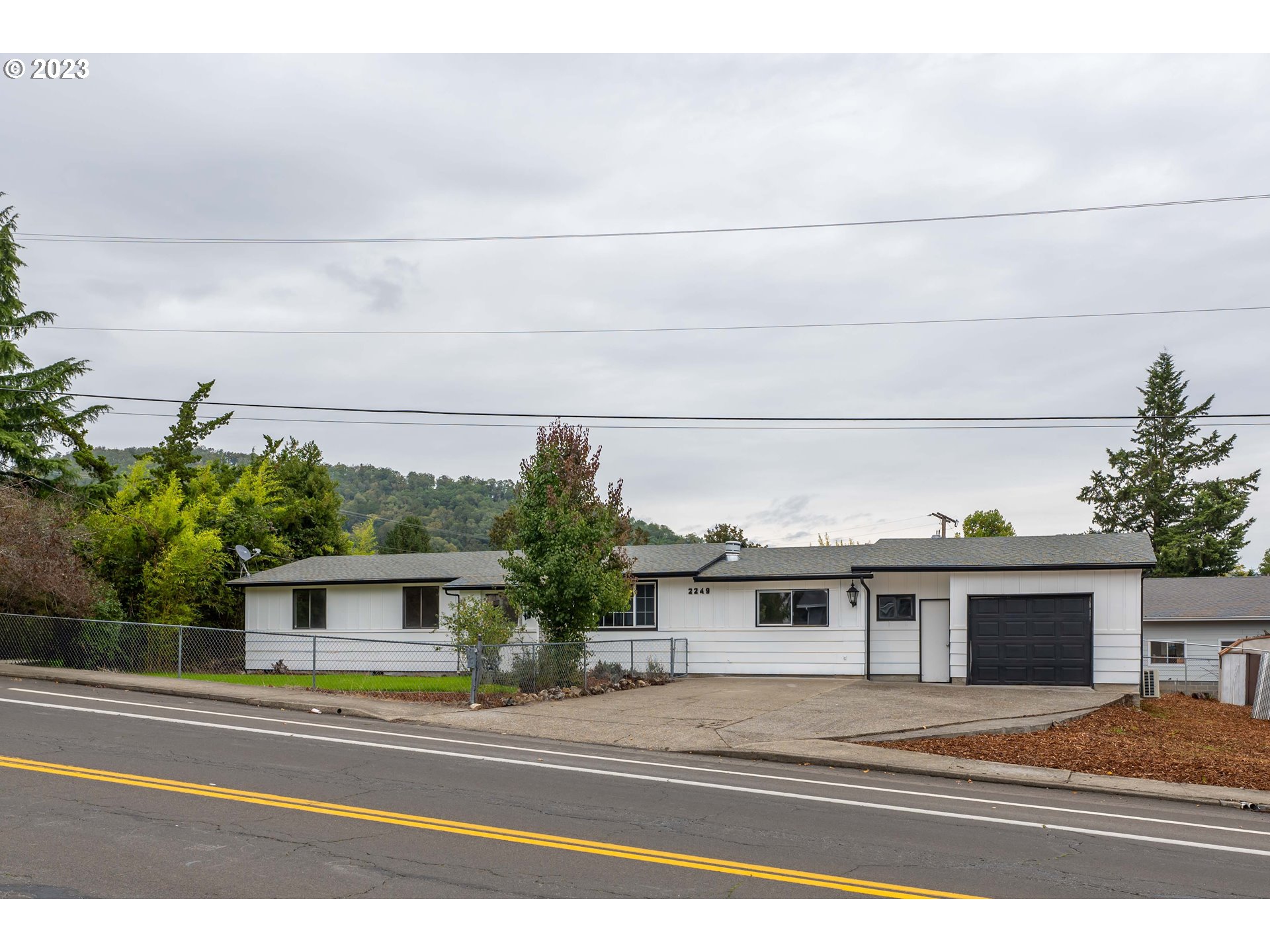 2249 TROOST ST - RMLS #23390134