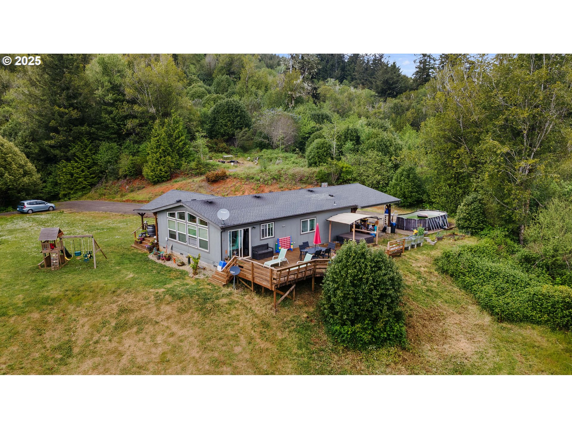 63562 DANIELS CREEK RD - RMLS #240497768