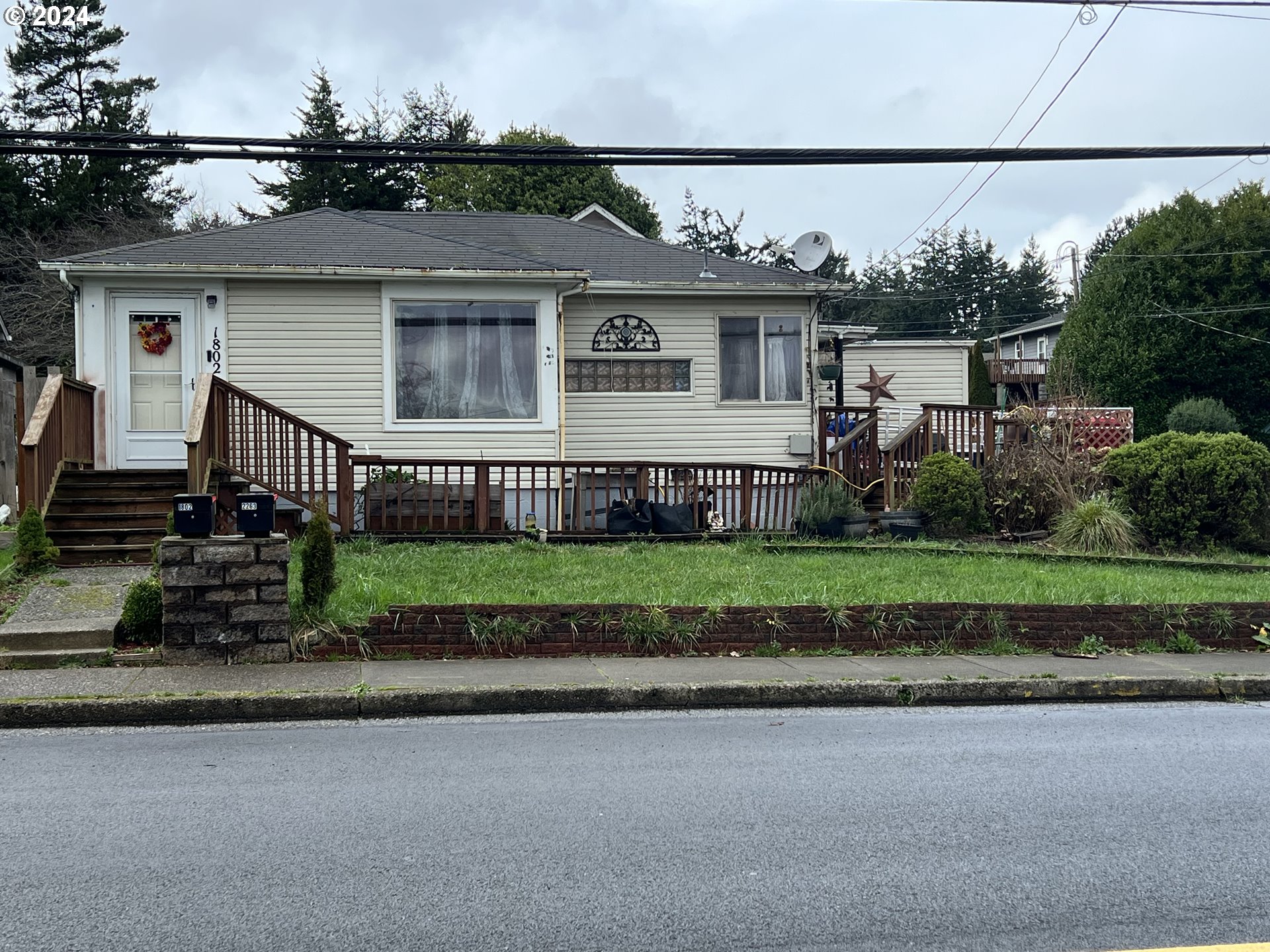 Home in NorthBend - RMLS #24258688