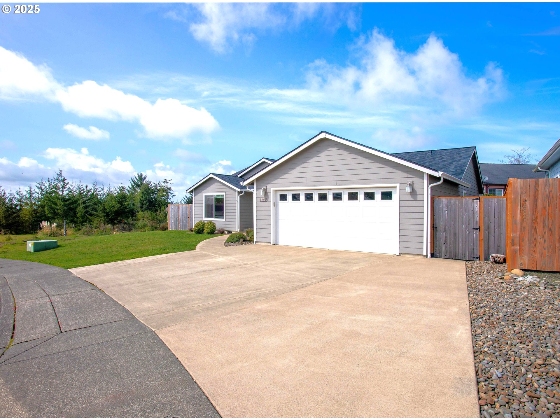 1124 NAUTICAL CT - RMLS #243538408