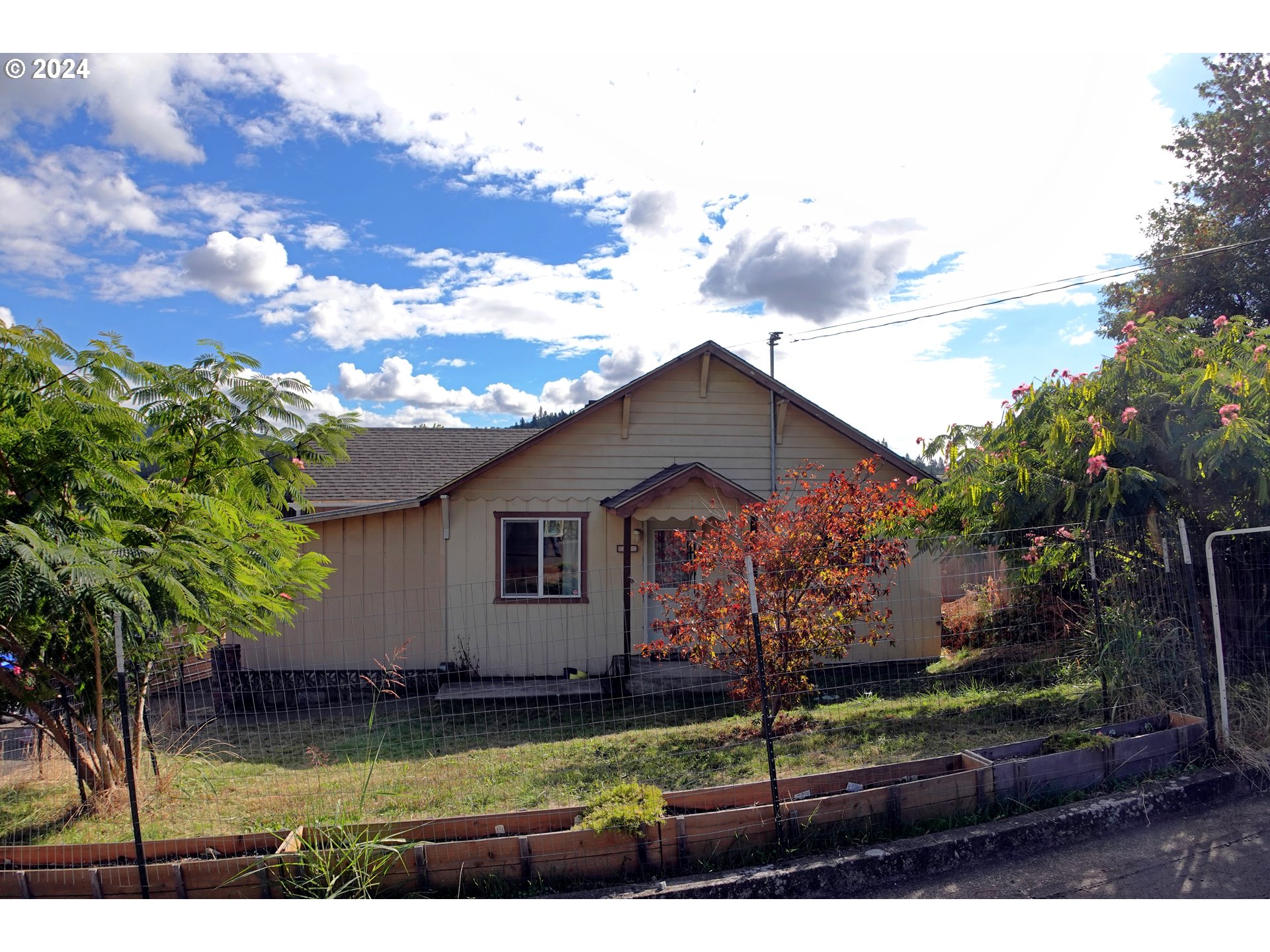 2047 FREEMONT AVE - RMLS #24402434