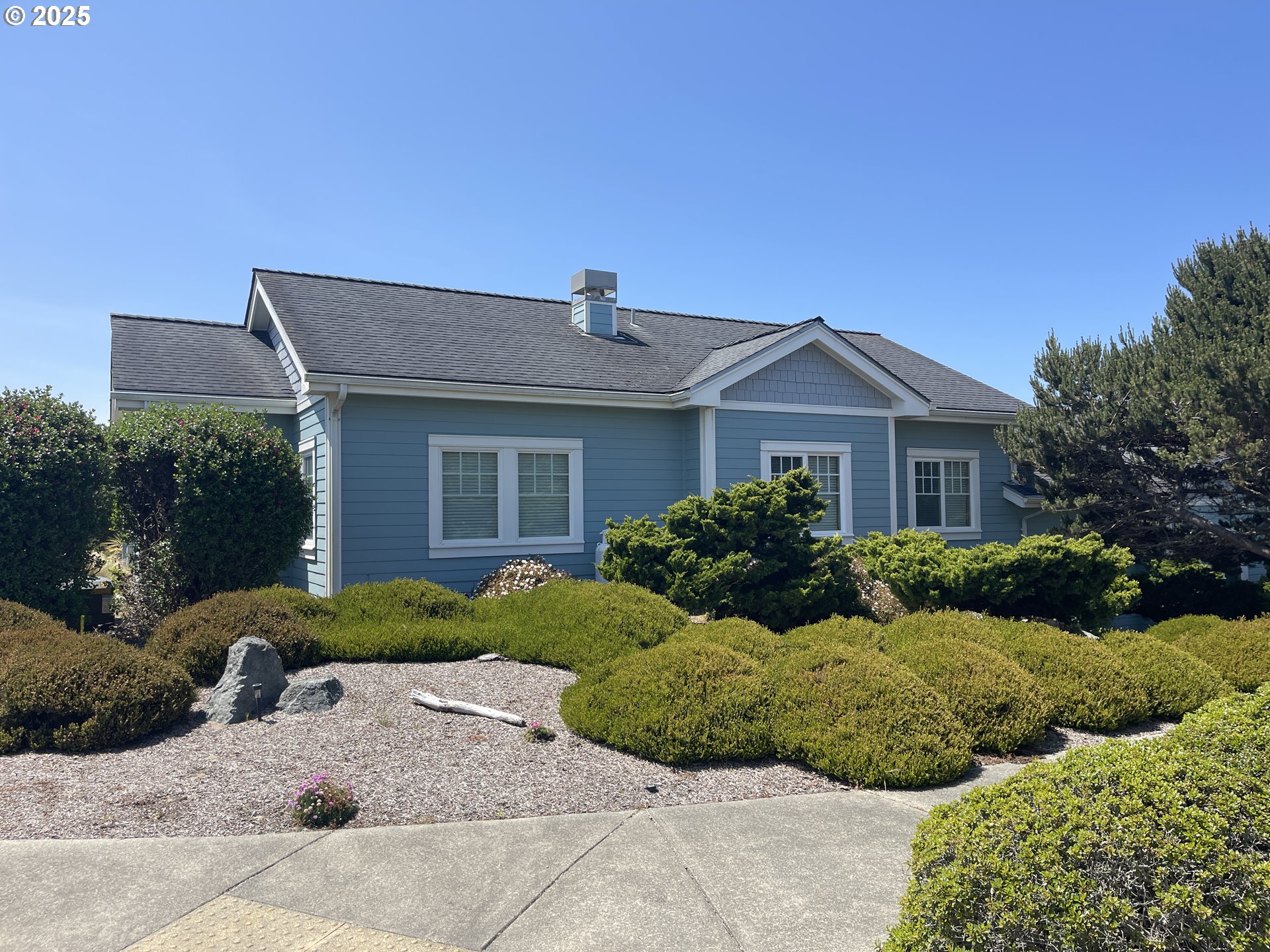 1312 VILLAGE LOOP - RMLS #255555596