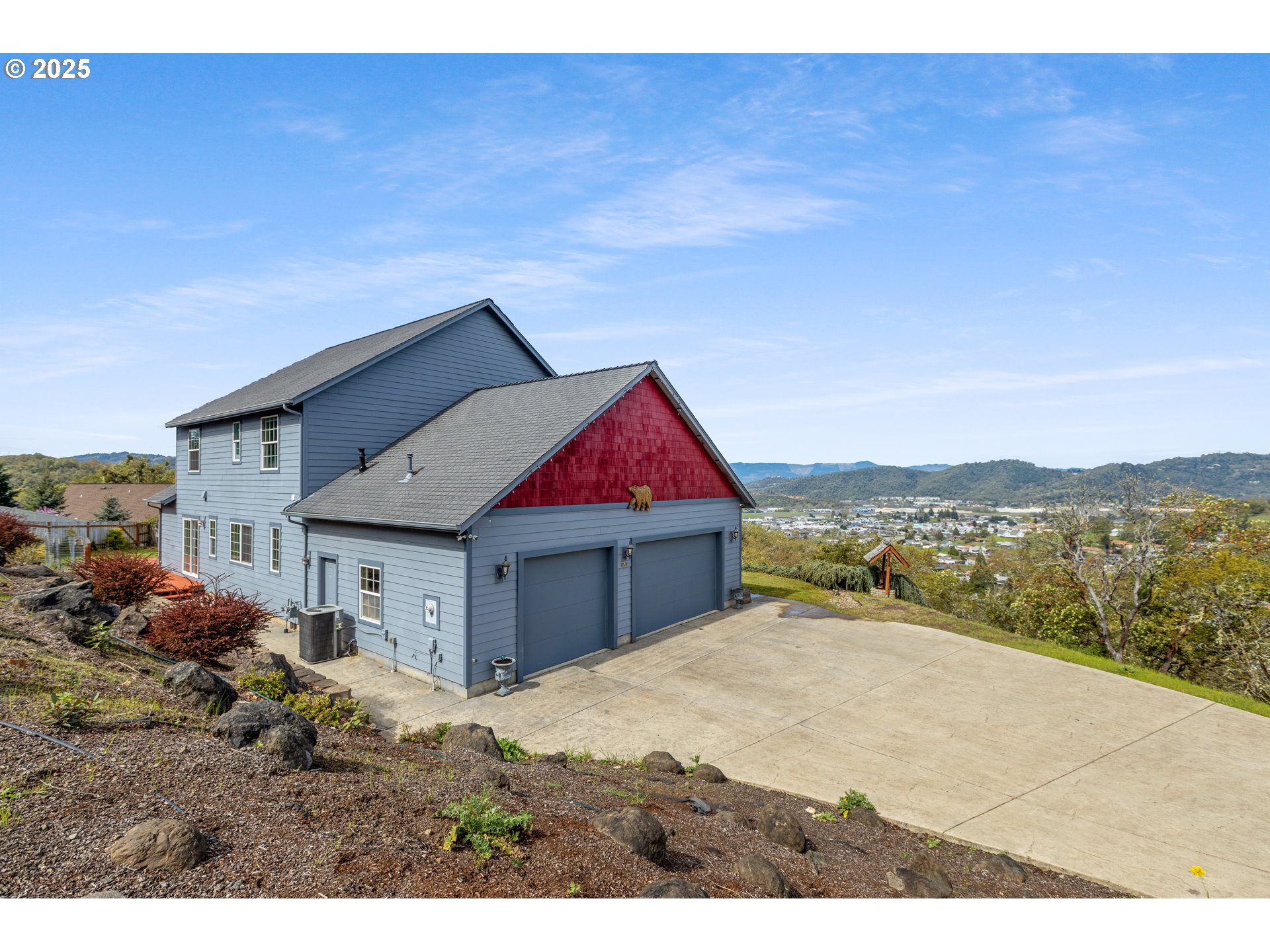 1548 ROCKY RIDGE DR - RMLS #266038623