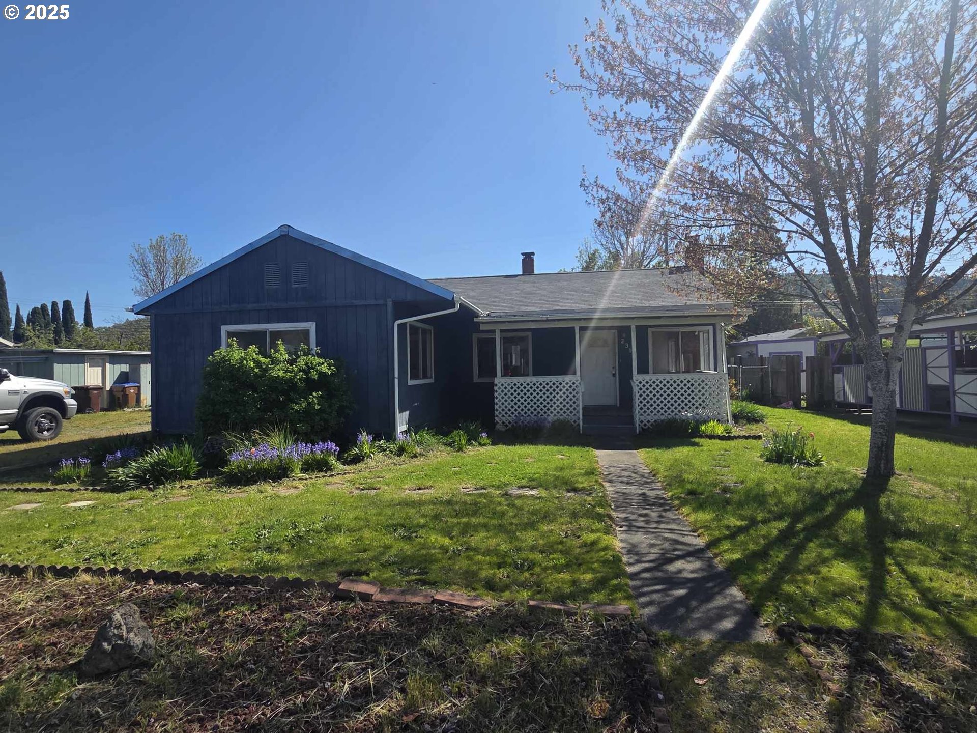 231 HARBOR DR - RMLS #288562282