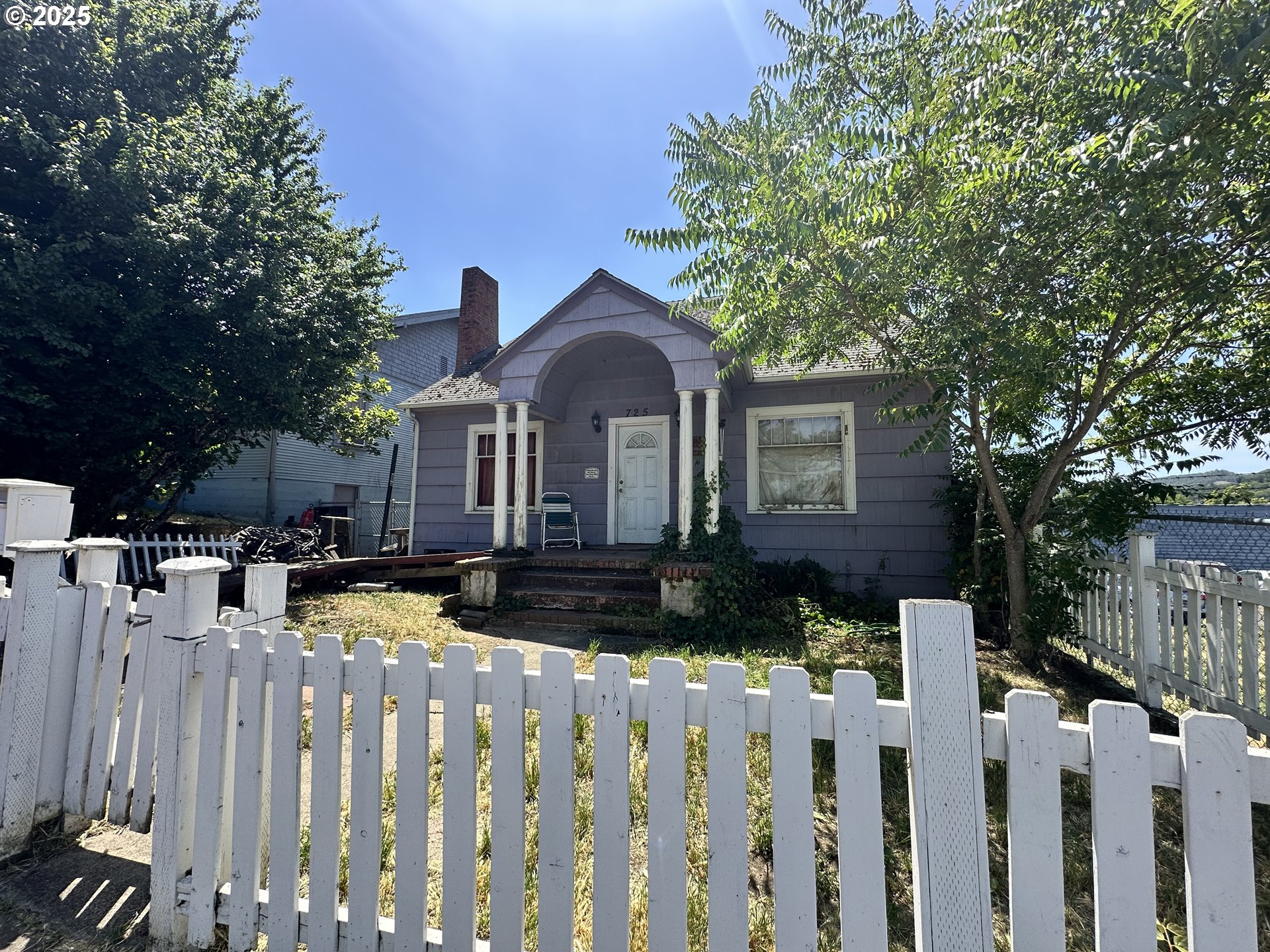 725 BLAKELEY AVE - RMLS #325818154