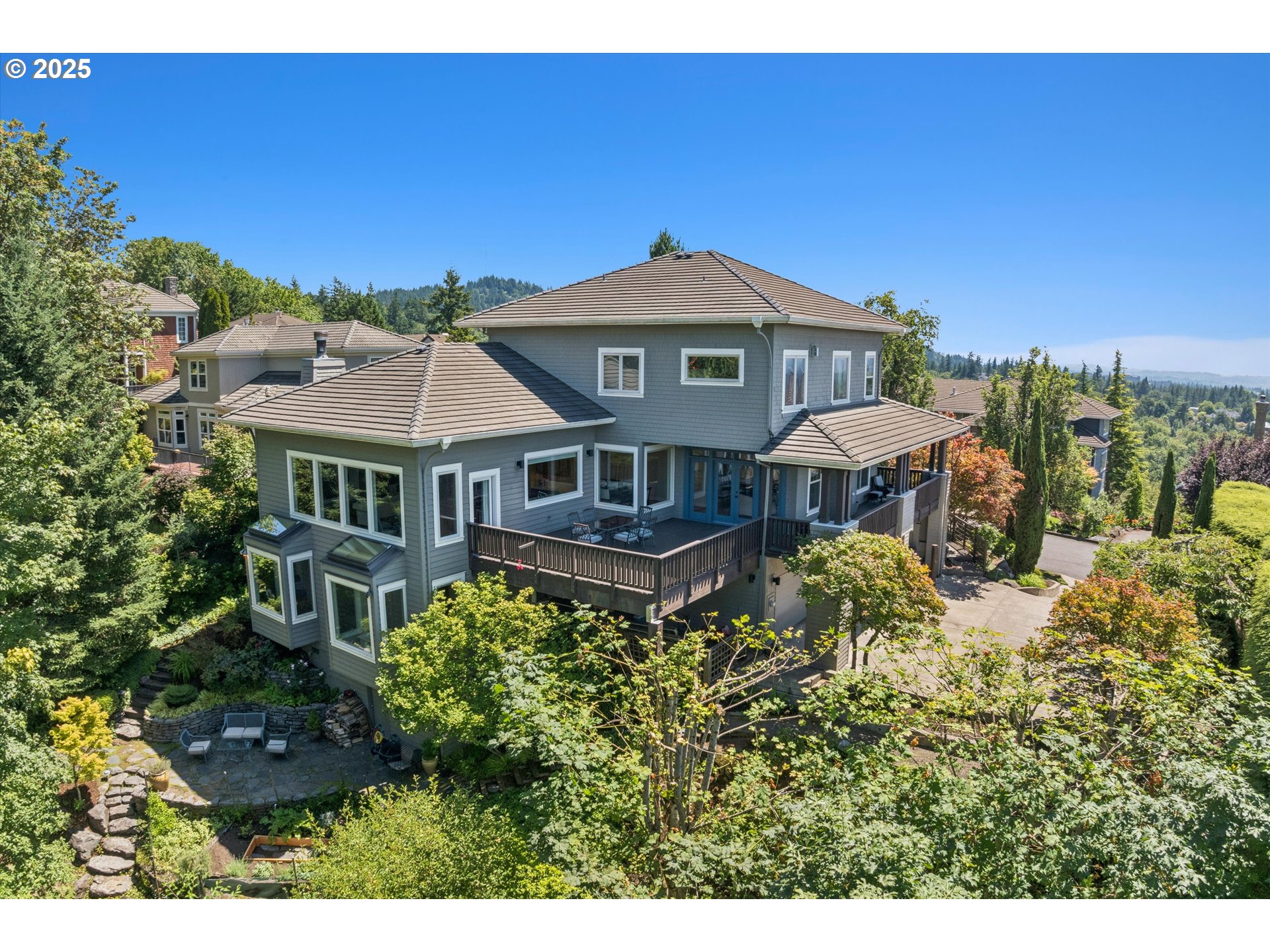 2323 PINNACLE DR - RMLS #332552137