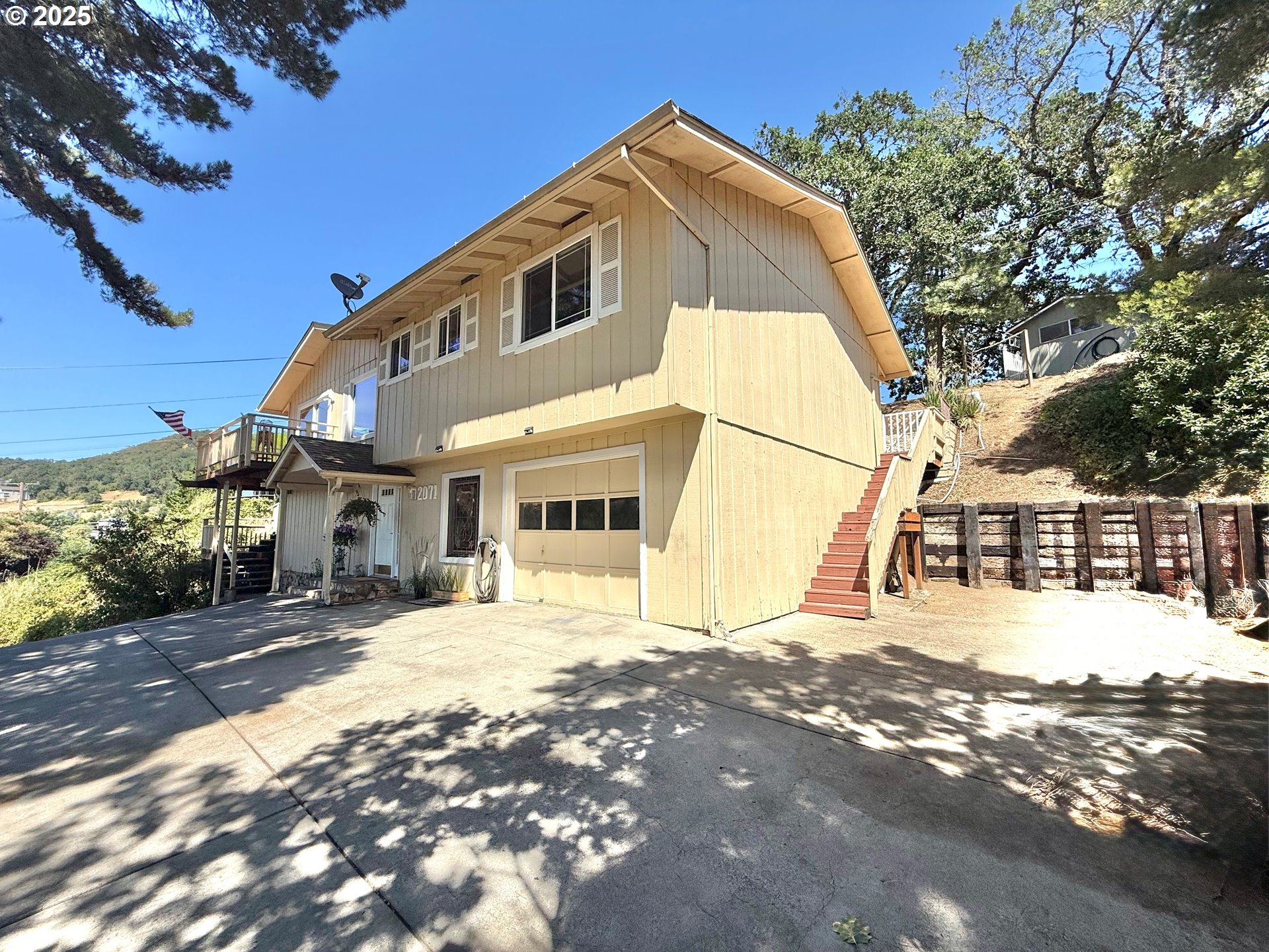 2071 MOTAH ST - RMLS #333974143