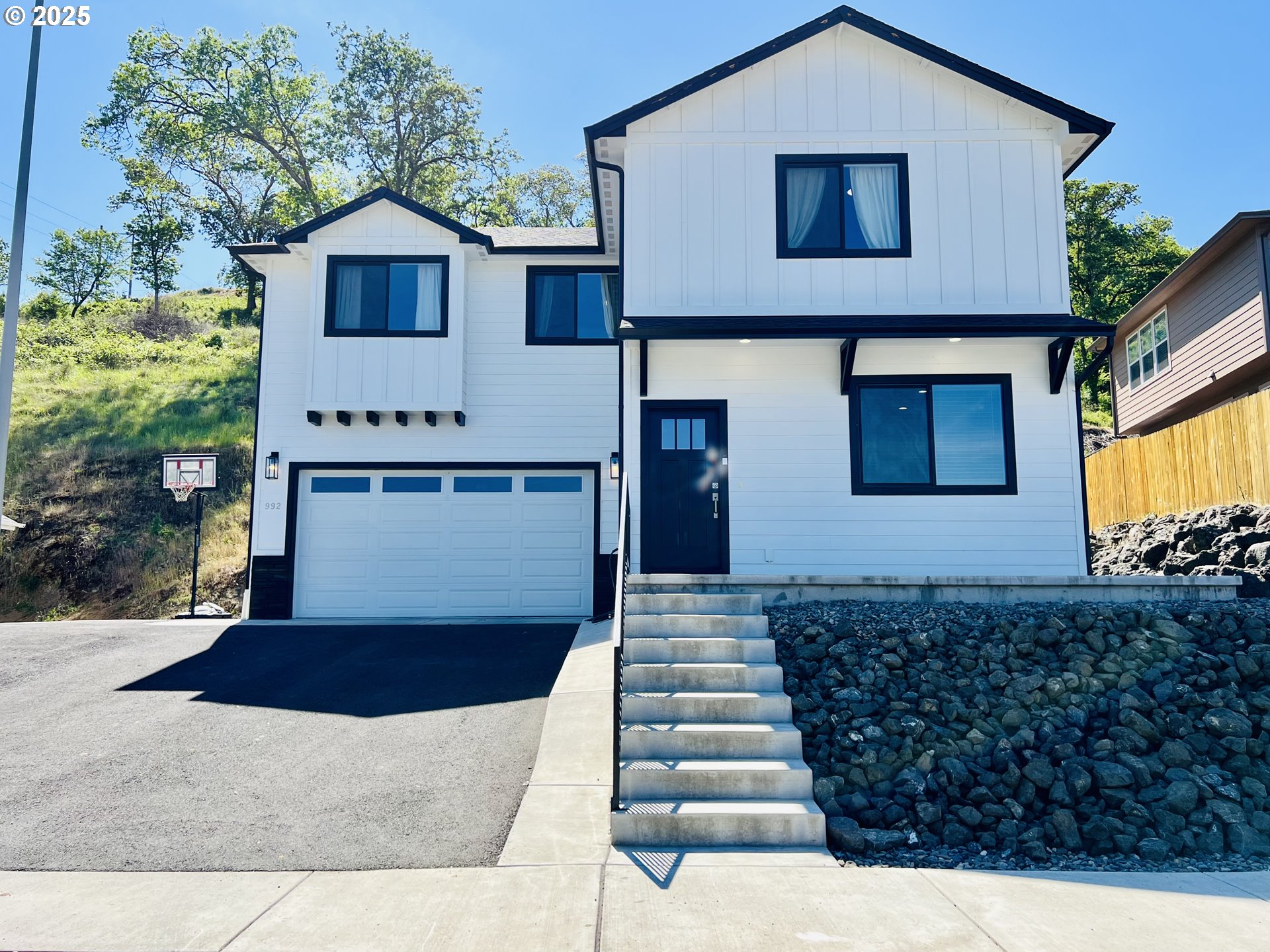 992 Golden Eagle AVE - RMLS #338613507
