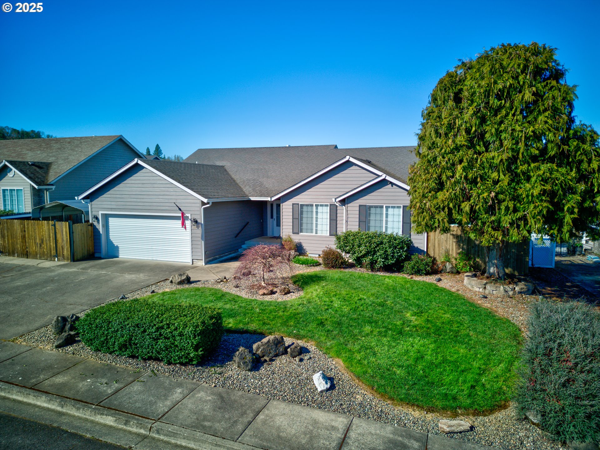 307 CAMBRIDGE DR - RMLS #344783001