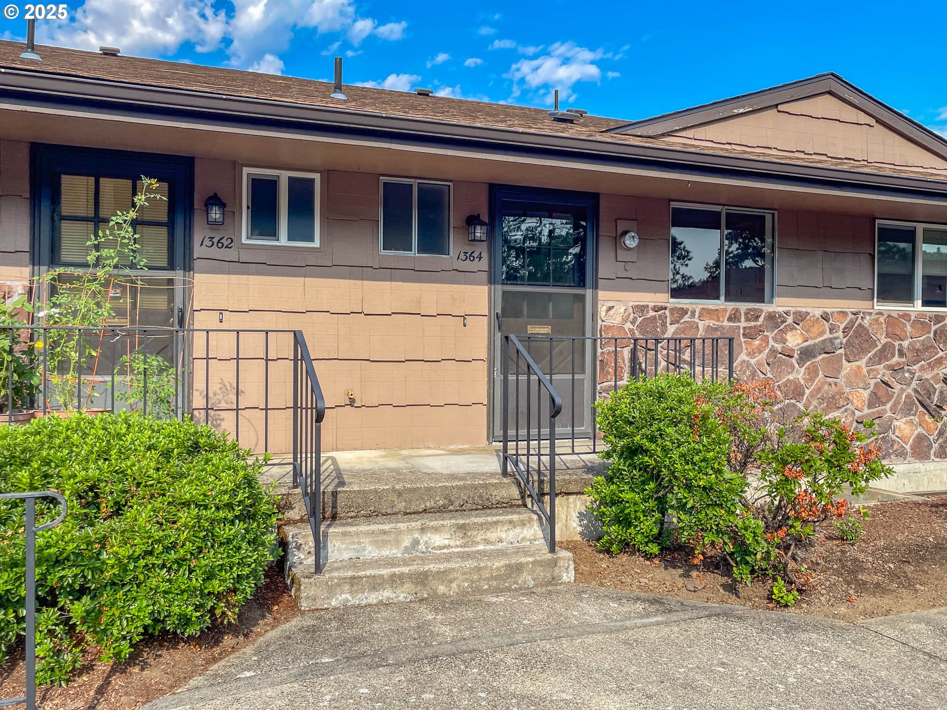 1364 COURT AVE - RMLS #362848661
