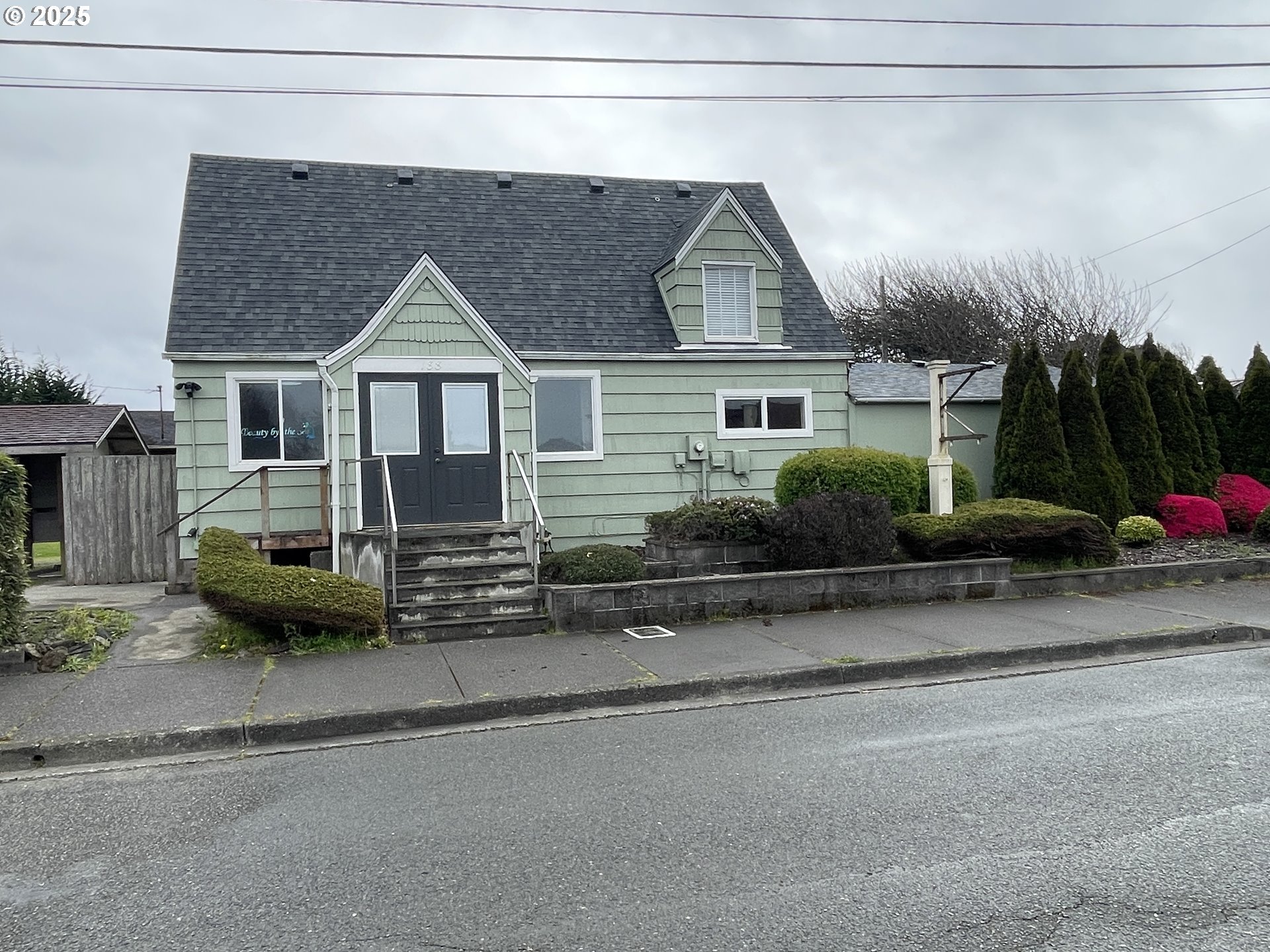 188 SE 12TH ST - RMLS #382359196