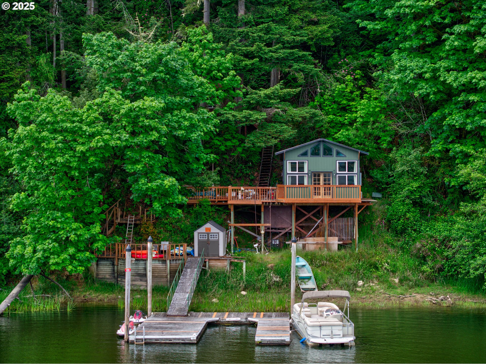 1401 TENMILE LAKE - RMLS #392743603