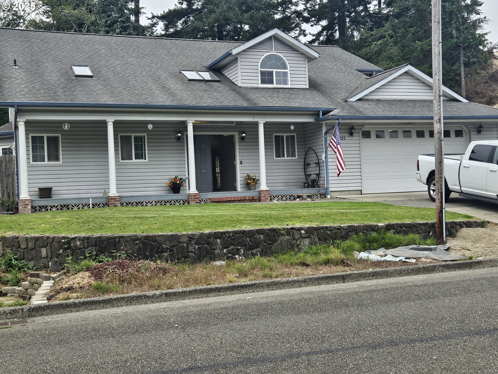 2222 ASH ST - RMLS #400709590