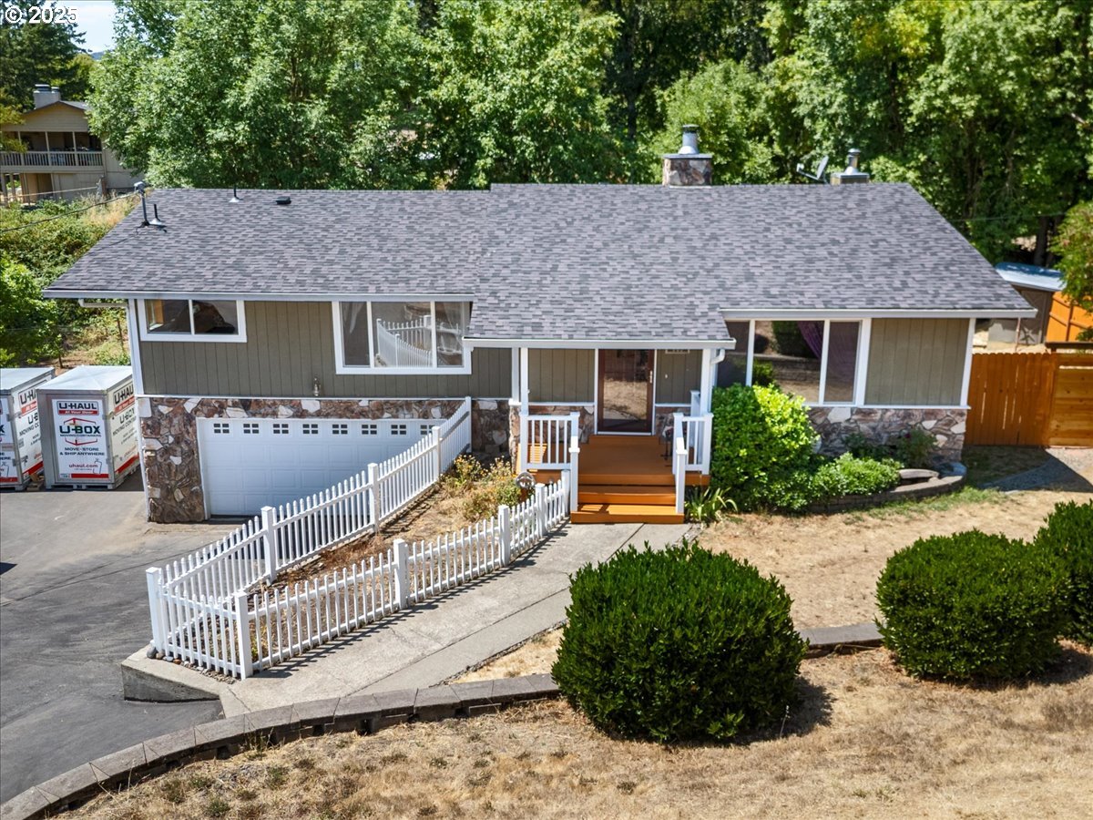 689 SHERWOOD DR - RMLS #442300648