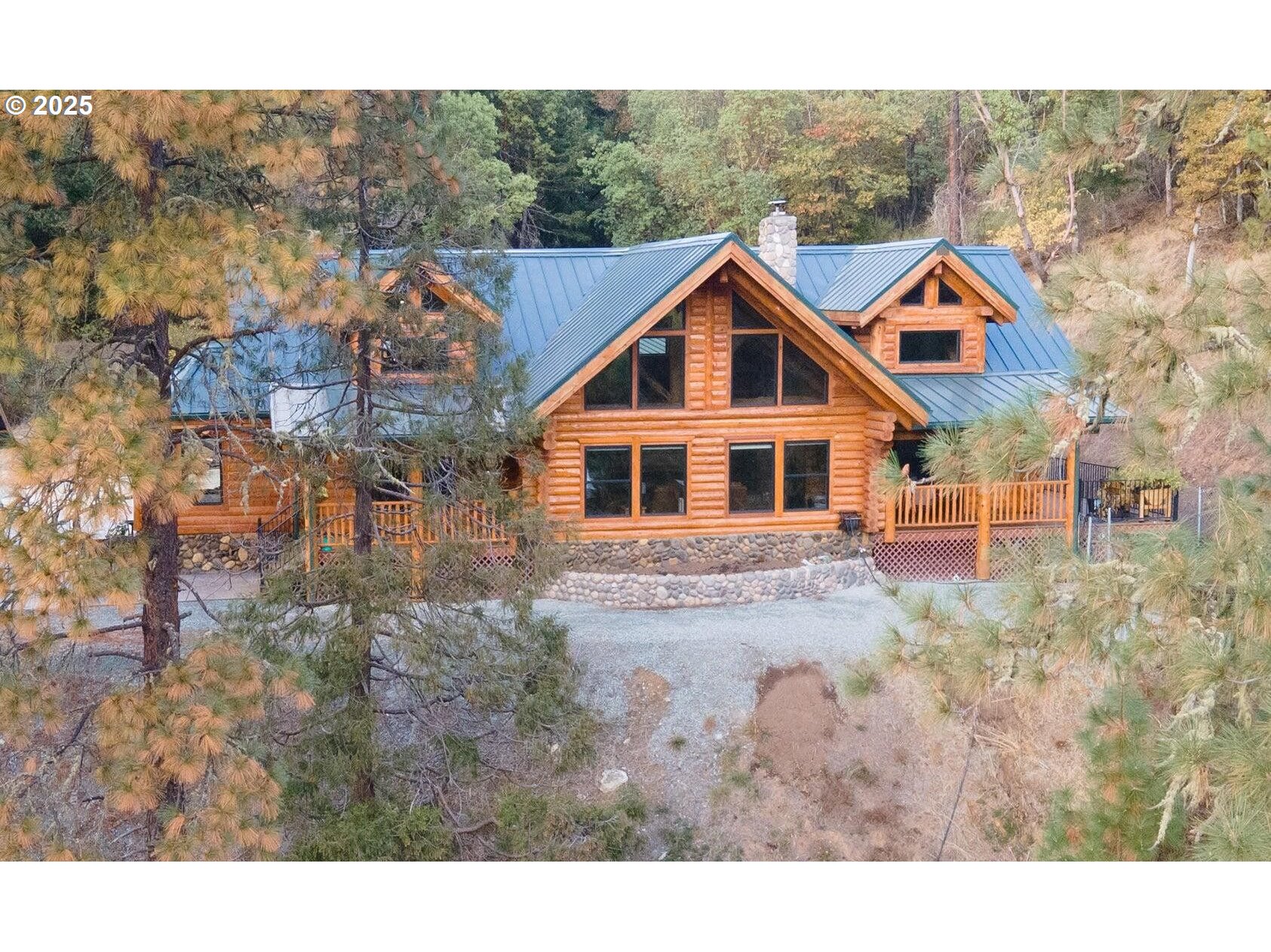 225 EAGLE RIDGE DR - RMLS #463141647