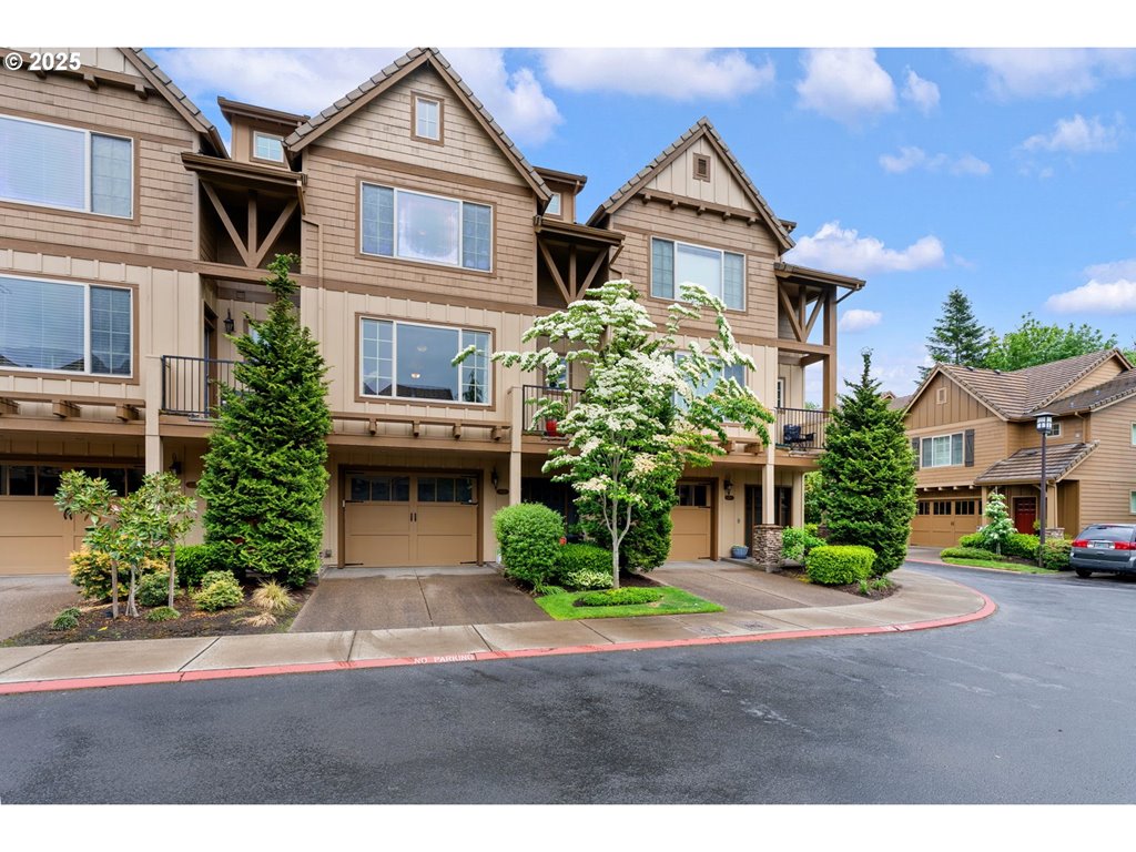 2036 VILLAGE CIR - RMLS #535235191