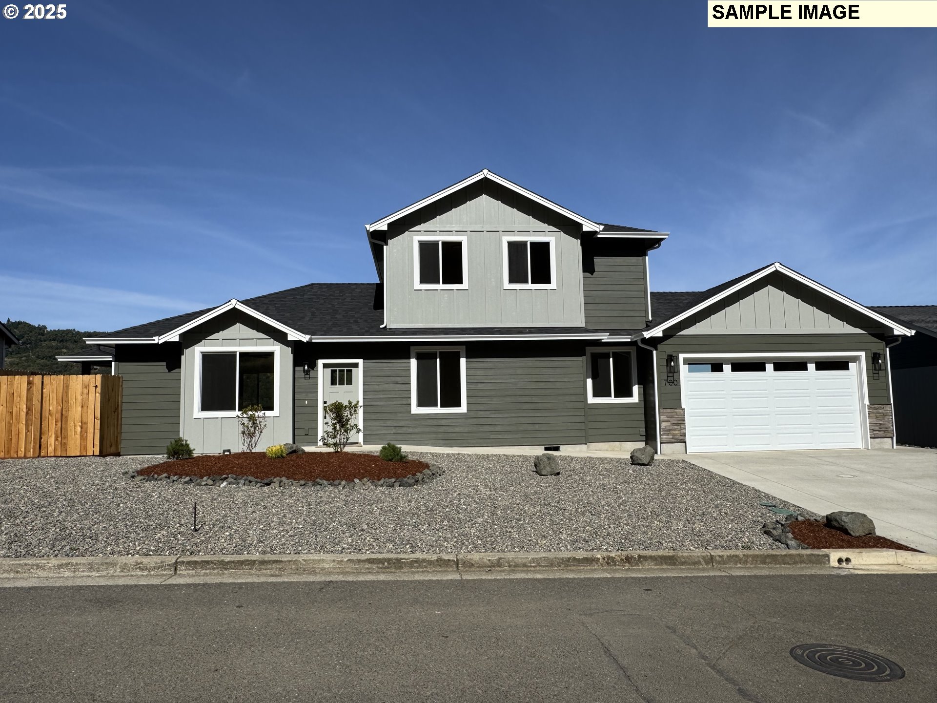 126 COLES VALLEY ST - RMLS #683034161