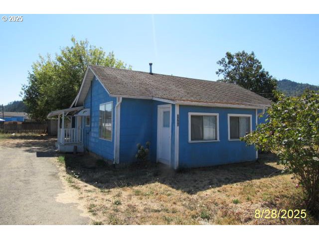 1386 AIRWAY AVE - RMLS #712312167