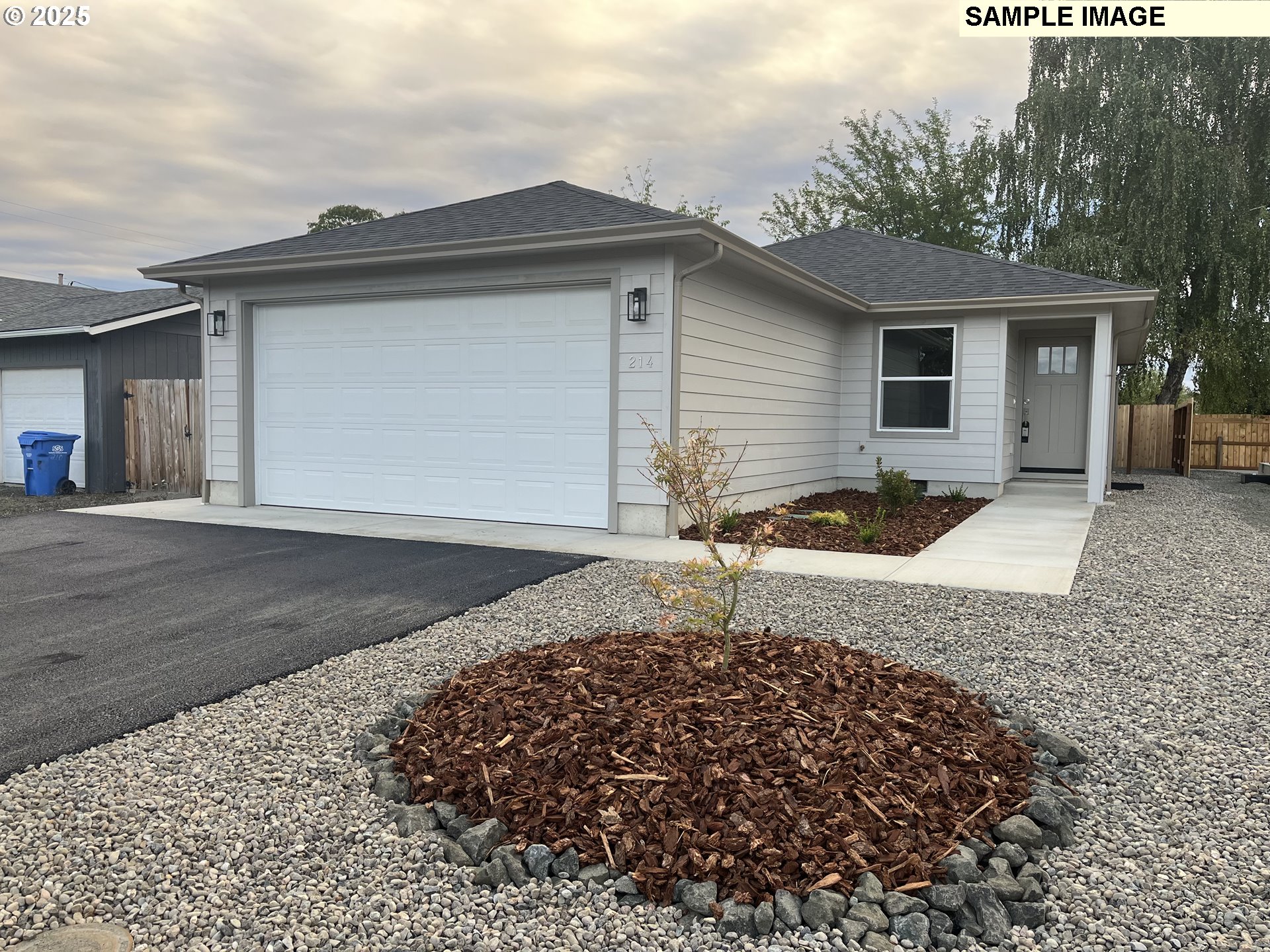 220 MILLER ST - RMLS #720024930