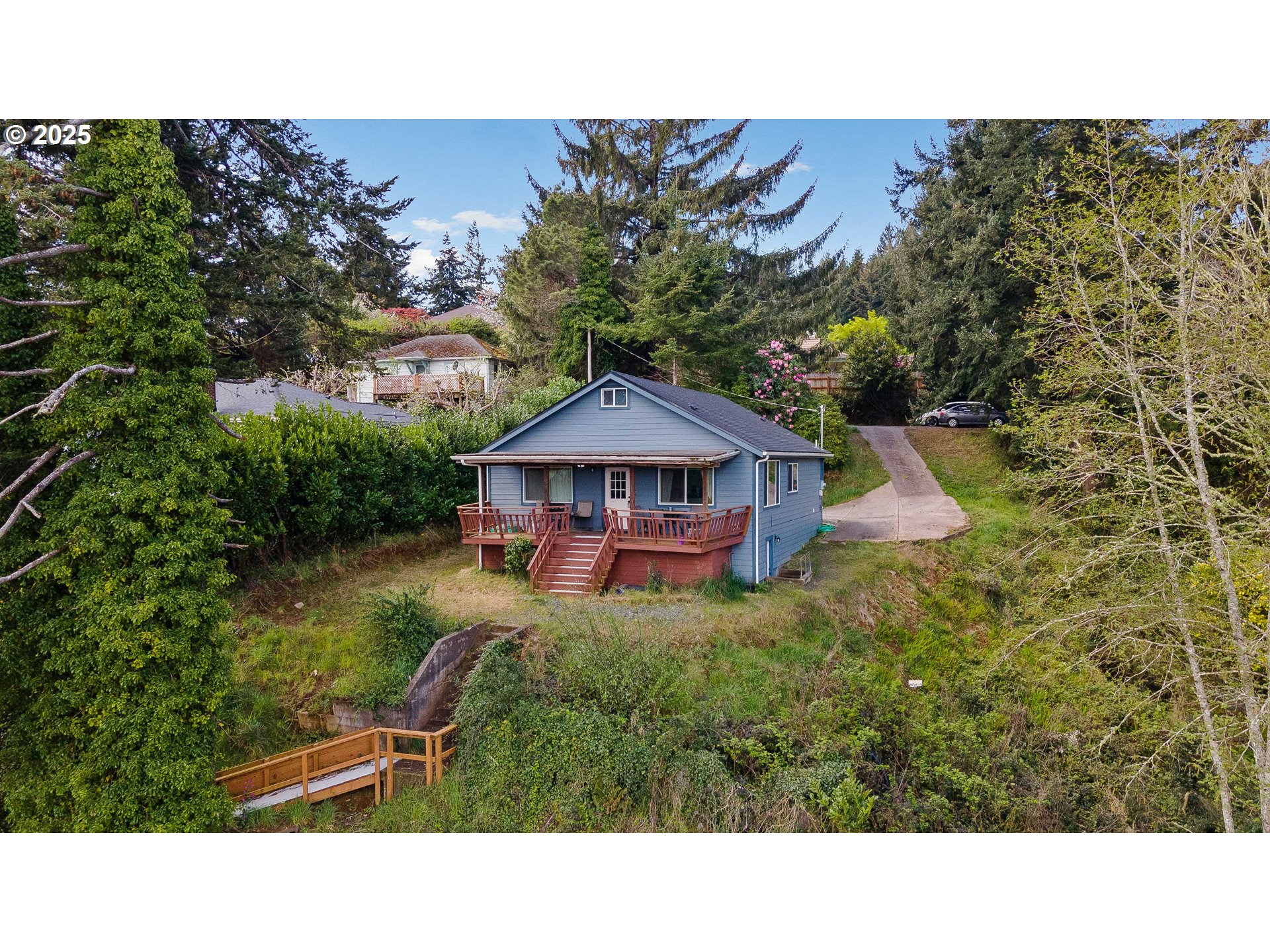 831 11th ST - RMLS #737960108