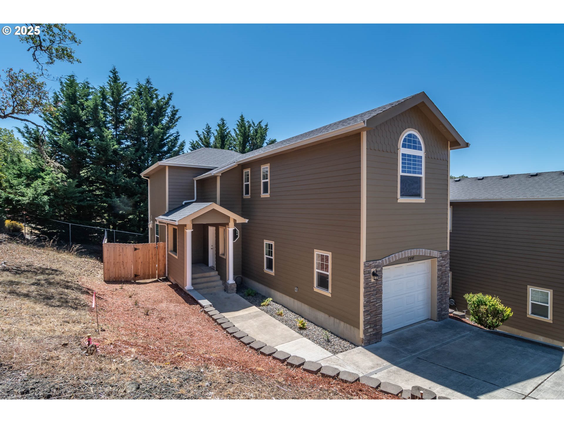 1497 ROCKY RIDGE DR - RMLS #742279586