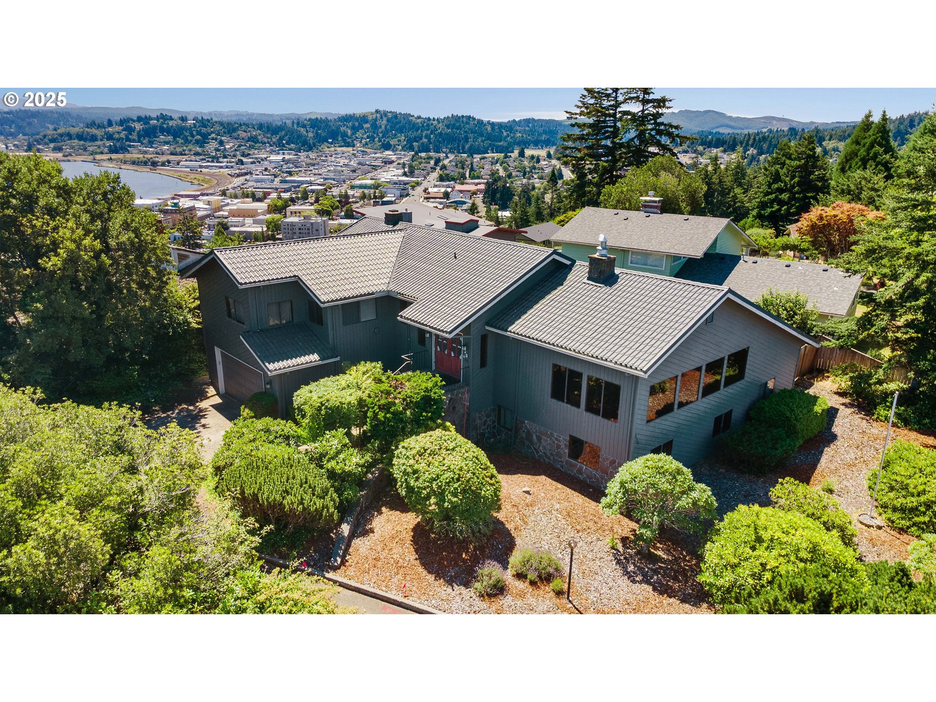 830 SIGNAL WAY - RMLS #767299876