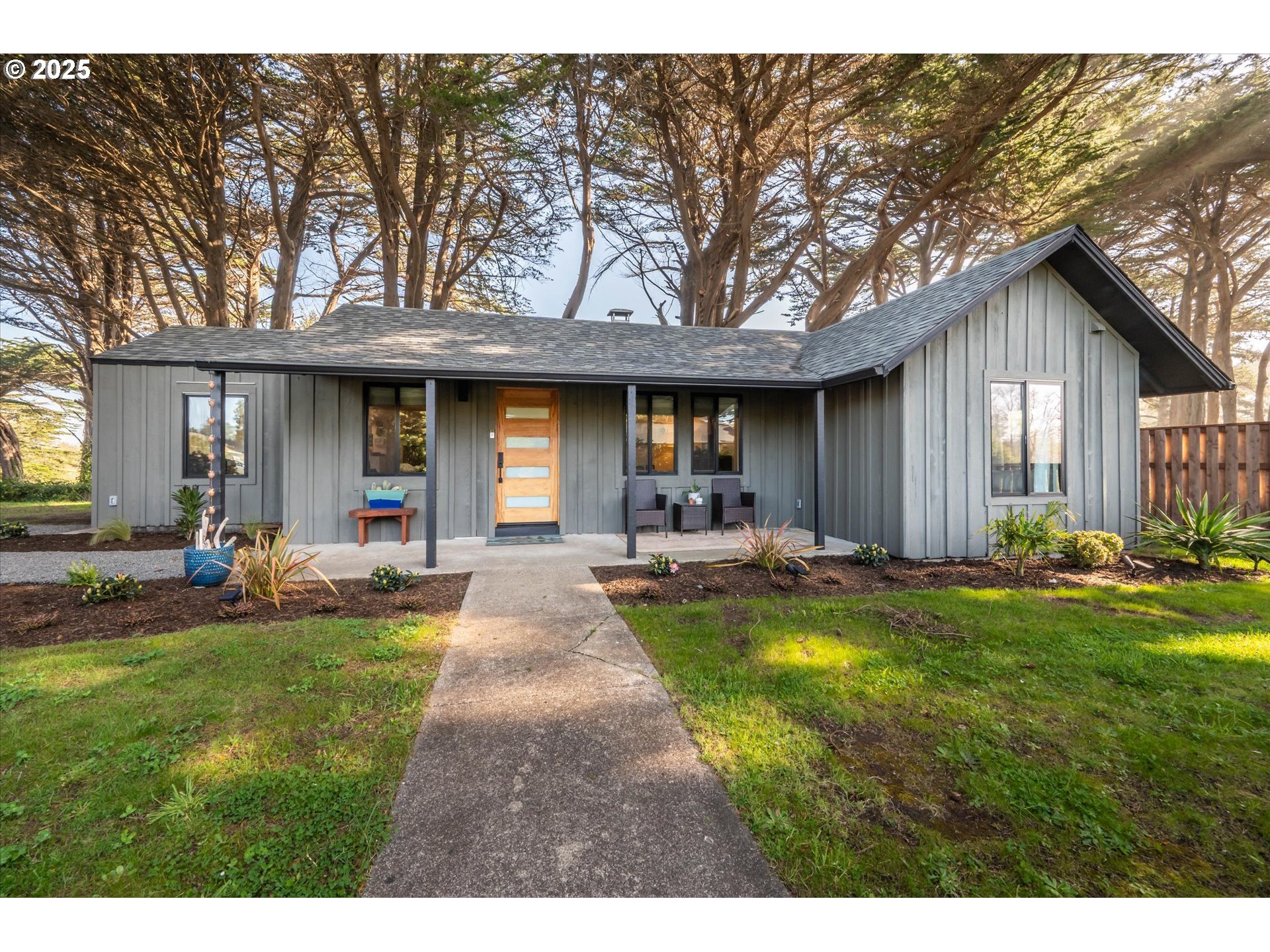 390 SW 4TH ST - RMLS #767572673